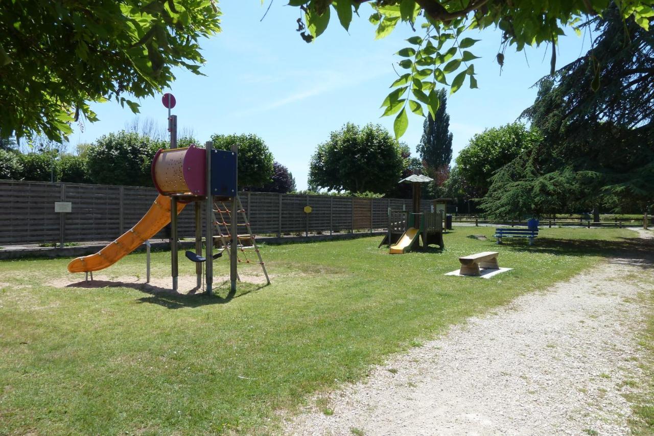 Le Gite Du Canal Noyers-sur-Cher Esterno foto